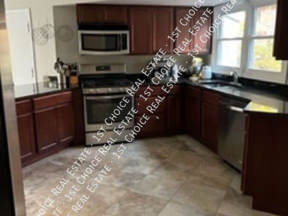 5th image of 2649 Fontaine Trl