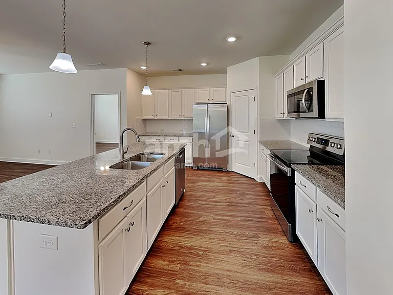 7068 Creeksong Dr — Photo 3