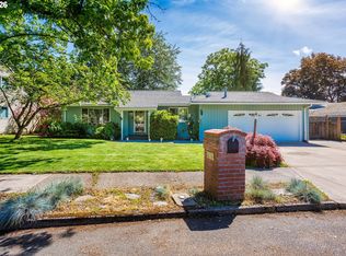 808 SE 156th Pl, Portland, OR 97233