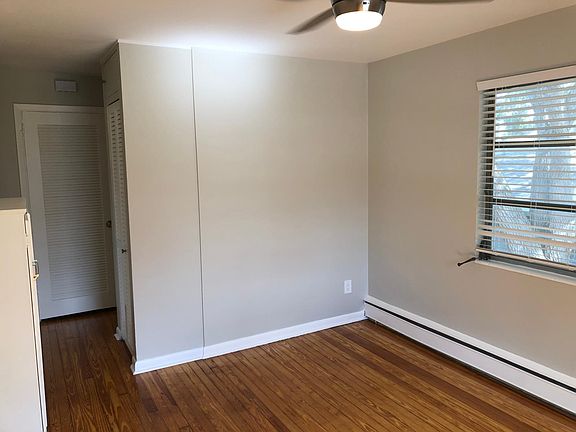 3rd image of 4134 1/2 Dartmouth Ave N #East