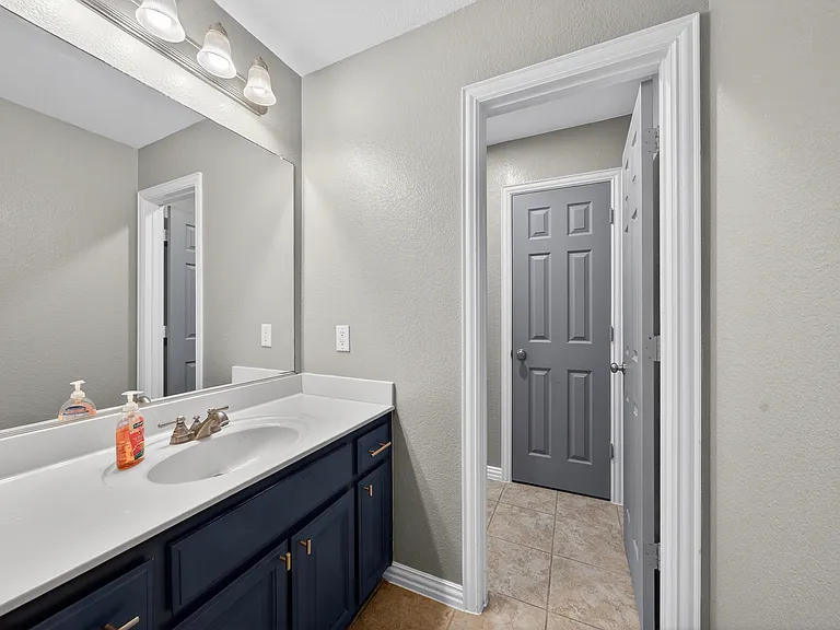 301 Foxcroft Ln — Photo 31