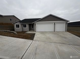 835 N Macaw Ave, East Wenatchee, WA