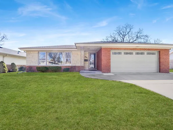 2921 Lahon St, Park Ridge, IL 60068
