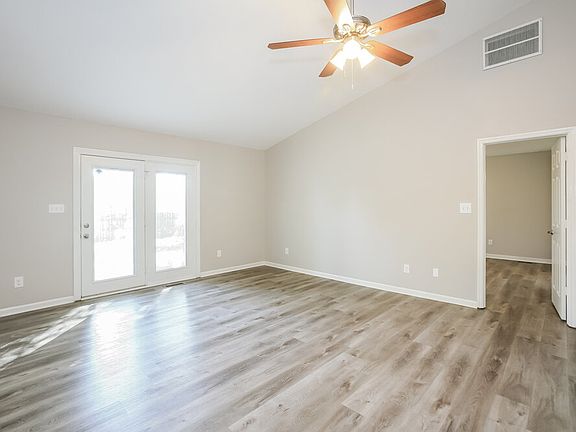 5th image of 6447 Coburn Ave