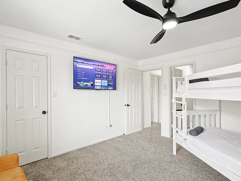 806 Longleaf Dr — Photo 35