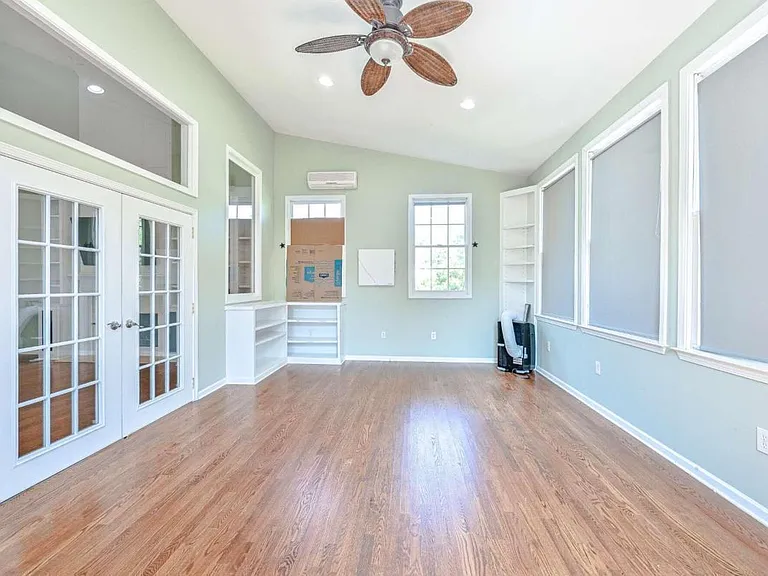 345 Eastcote Dr — Photo 9