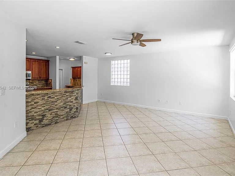 16001 SW 43rd Ter #16001 — Photo 12