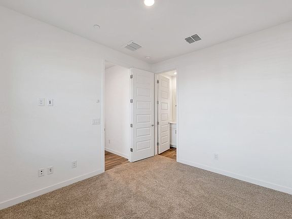 4th image of 4070 E Pinto Dr