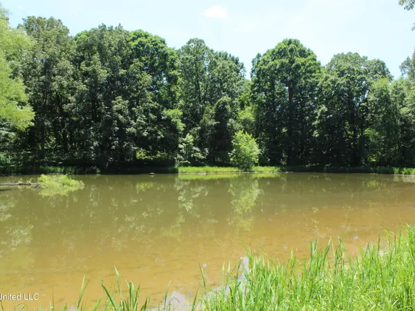 2764 Tulane Rd #S, Nesbit, MS 38651