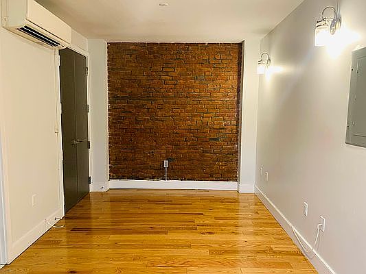 4th image of 72 Willoughby St APT 2F