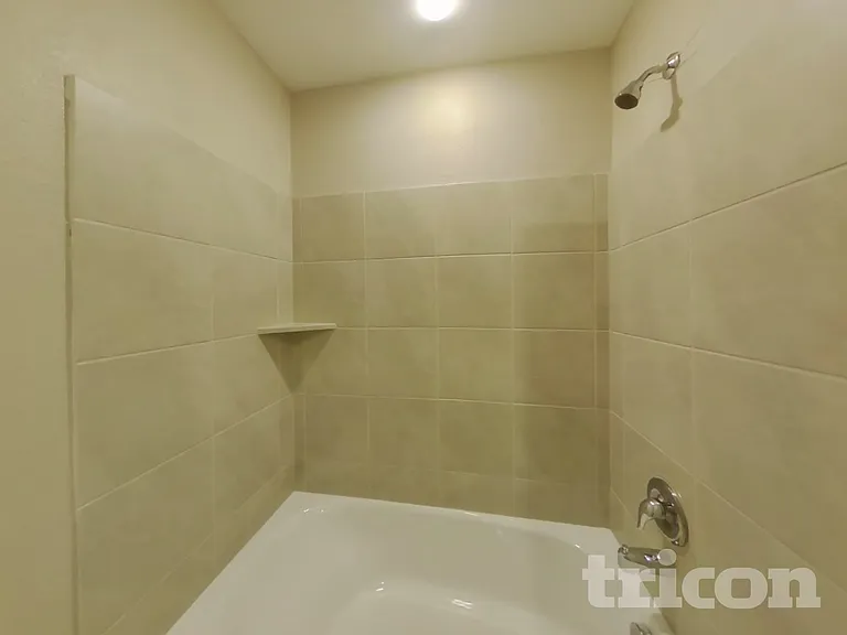 1740 Claireborne Ct — Photo 19