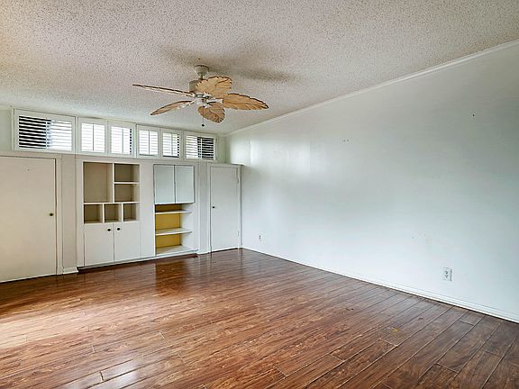 3rd image of 3665 Victoria Drive