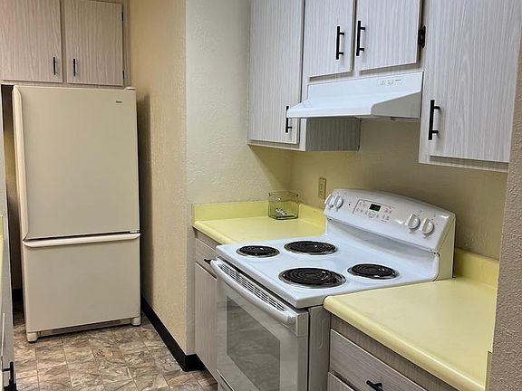 3rd image of 168 Vineyard Cir