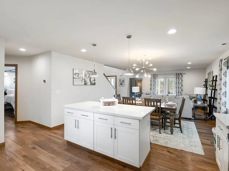 1519 S Washington St — Photo 35