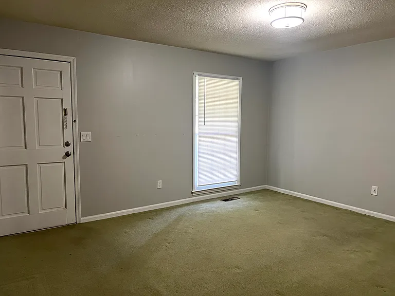 309 S 5th St — Photo 5