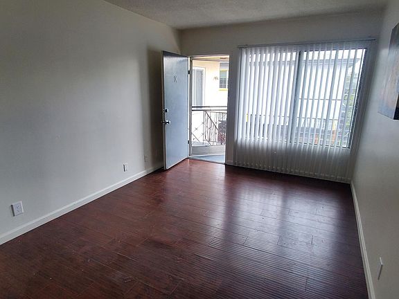 5th image of 12711 Pacific Ave