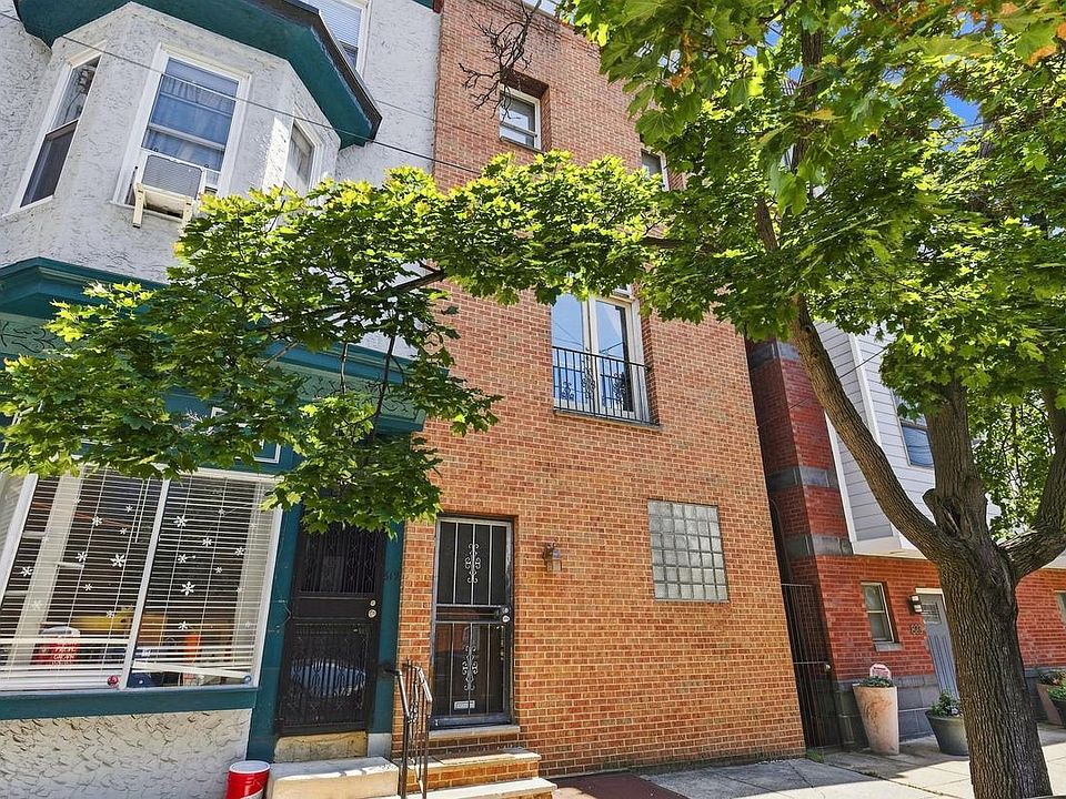 1st image of 821 S 11th St