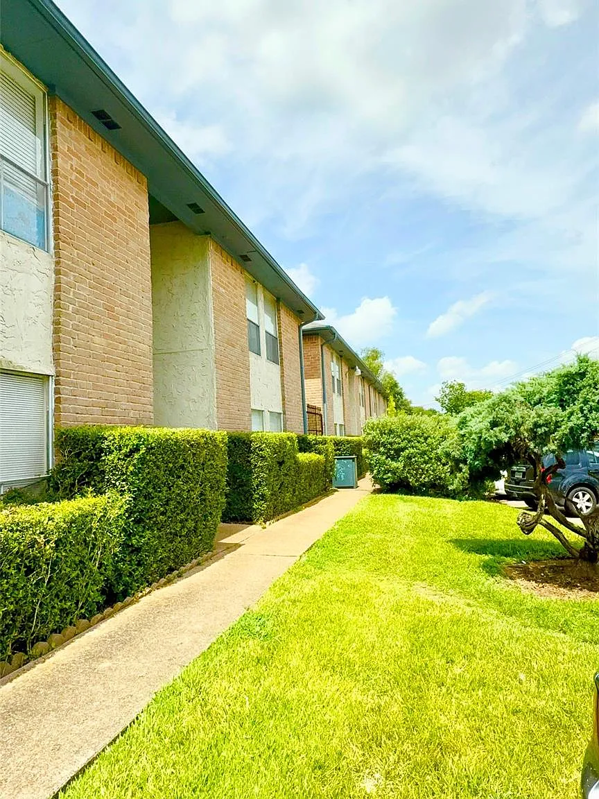2 bed, 2.0 bath, 1024 sqft, $1,000 — Photo 4