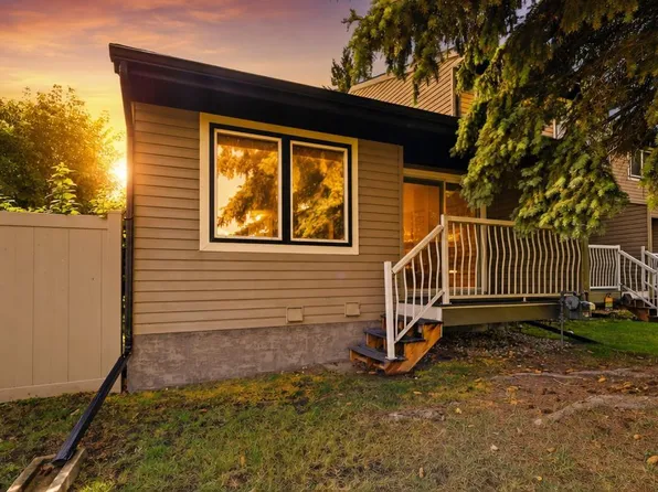 96 S Holmes St #18, Red Deer, AB T4N 6G6