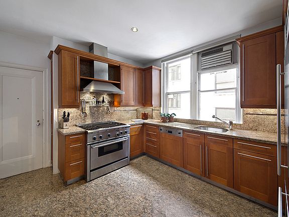 4th image of 570 Park Ave APT 10A