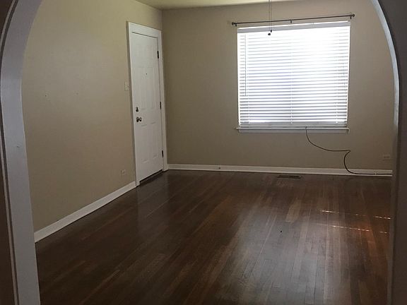 Living Room / Front Door