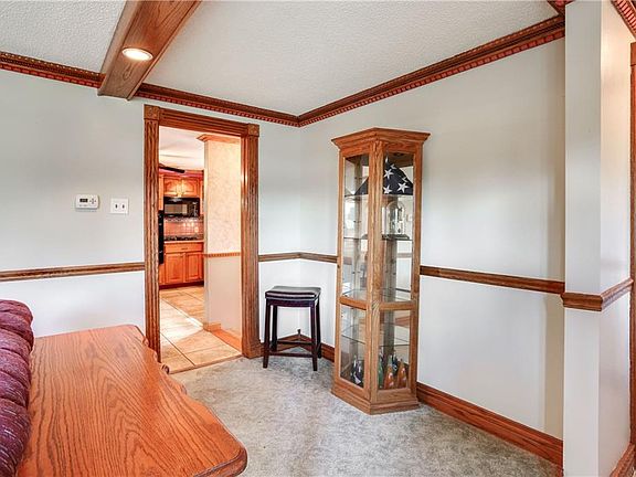 4th image of 29 Crawford Dr