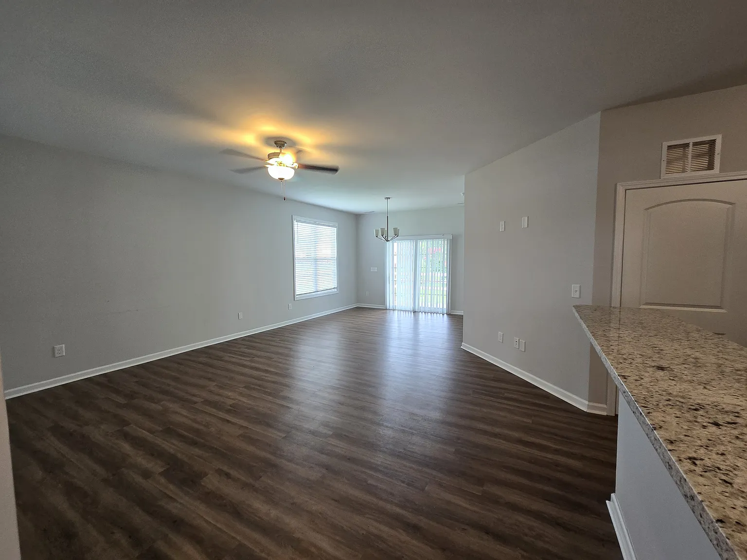 2207 Gardenview Ct (30B) - 1 — Photo 2