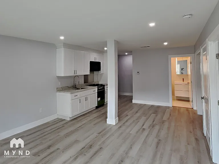 1395A Newcomb Ave — Photo 2