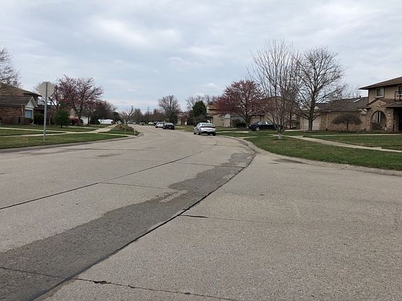 5th image of 43437 Fleetwood Ct