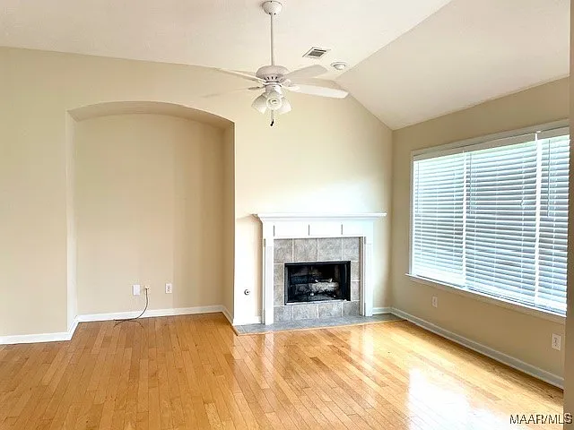3 bed, 2.0 bath, 1553 sqft, $2,000 — Photo 2