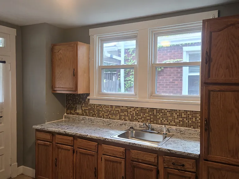 Woodbourne Ave — Photo 7