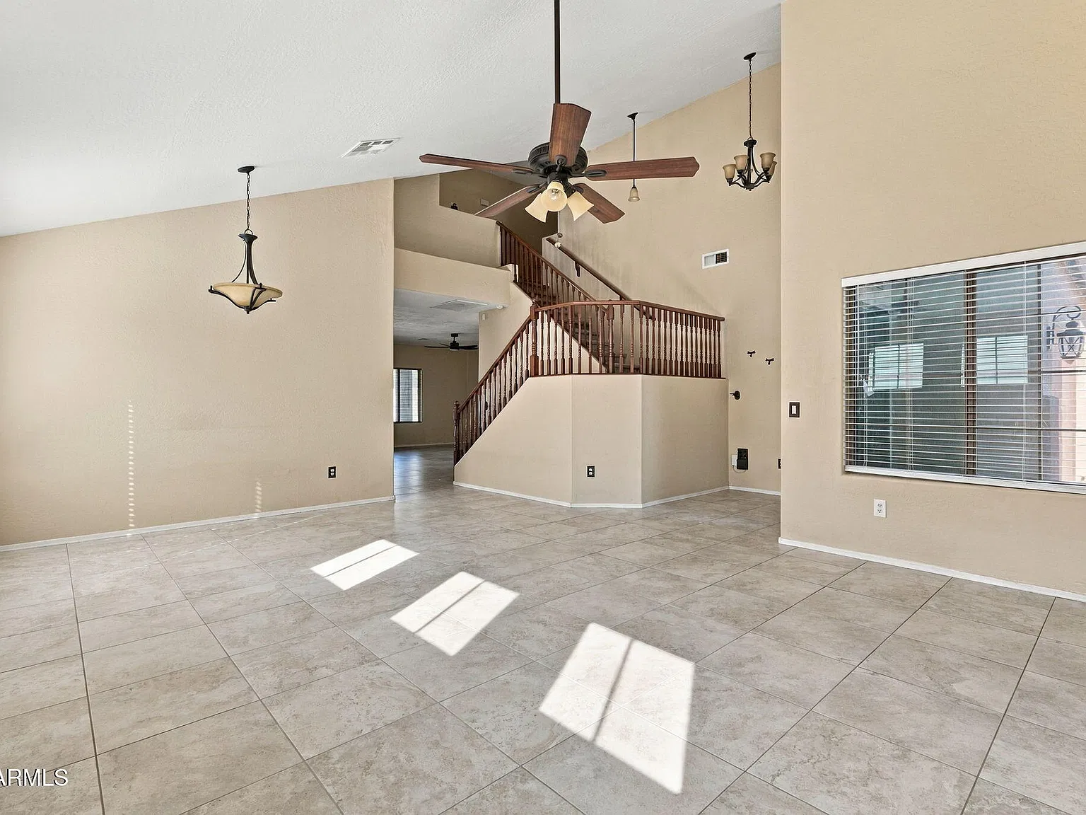 5 bed, 3.0 bath, 3140 sqft, $2,625 — Photo 3