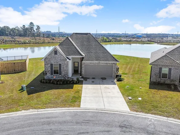 9698 Muncy Ln, Denham Springs, LA 70726