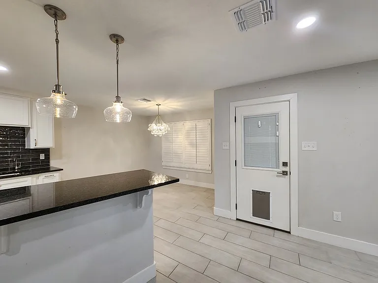 3300 Durant Dr — Photo 27
