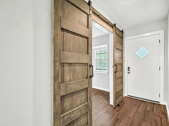 5th image of 6809 N 14th Ln