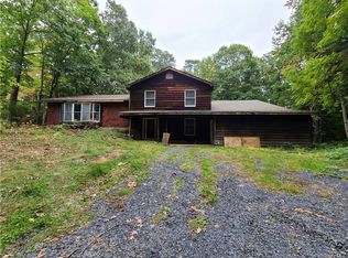 16 Hideaway Ln, Newburgh, NY 12550