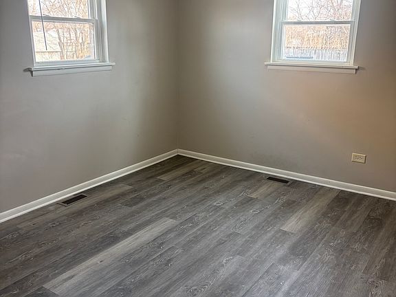 5th image of 1617 Sheffield Ave
