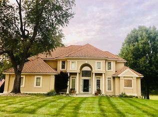 5456 NE Wedgewood Ct, Lees Summit, MO 64064