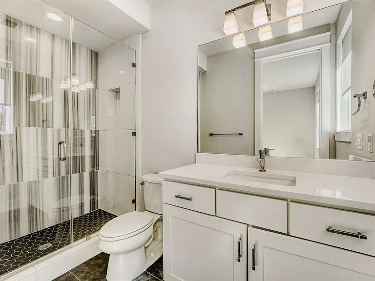 5002 Pecan Springs Rd #6 — Photo 27