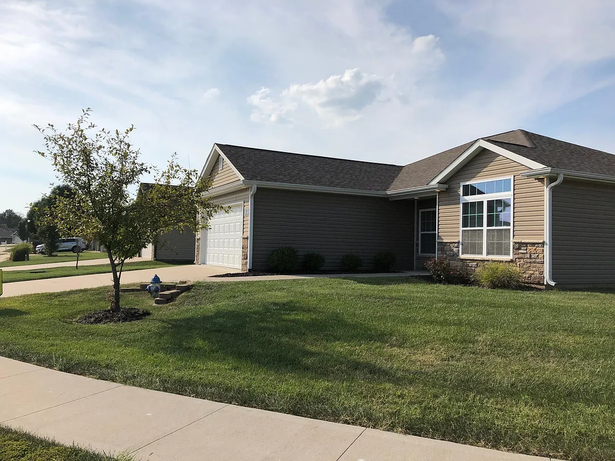 Building Photo - 5811 Islip Dr