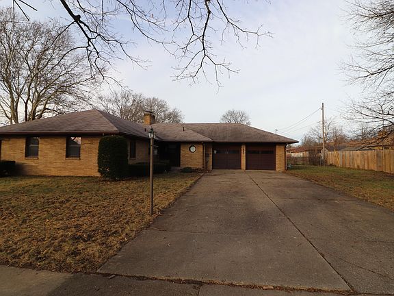 2nd image of 1905 Lynne Ln NW