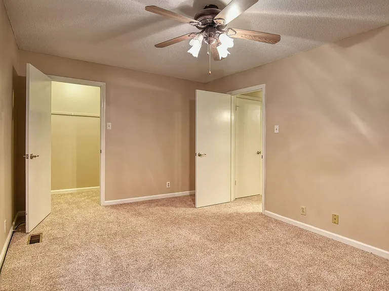 1221 Crest Brook Dr — Photo 11