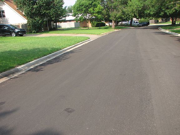 4th image of 412 Milam Dr