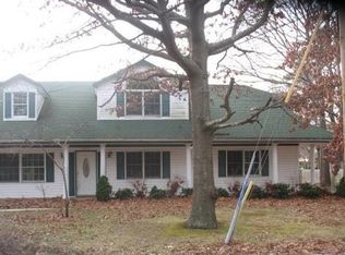 212 Lexington Rd, Shirley, NY 11967