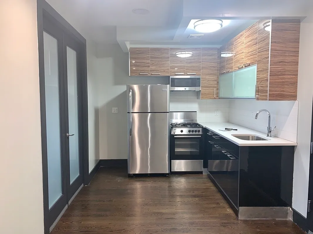 936 Madison Street — Photo 3