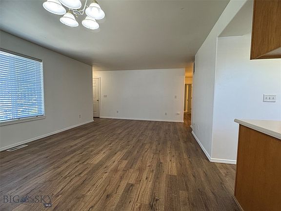 5th image of 211 Michael Grove Ave #1A