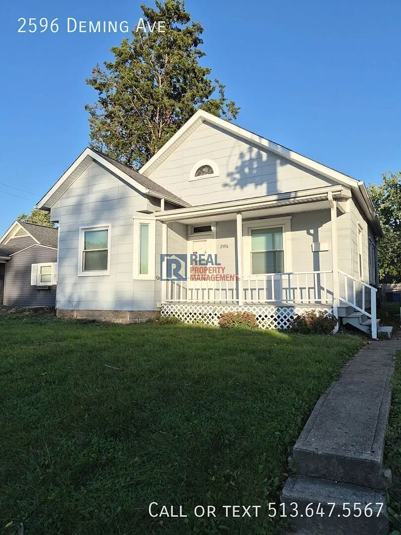 Charming 3-Bedroom Home with Fenced Yard in Columbus! — Photo 1