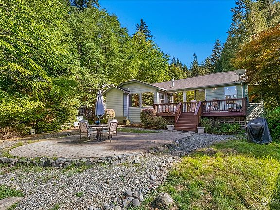 5th image of 57 Lake Louise Drive