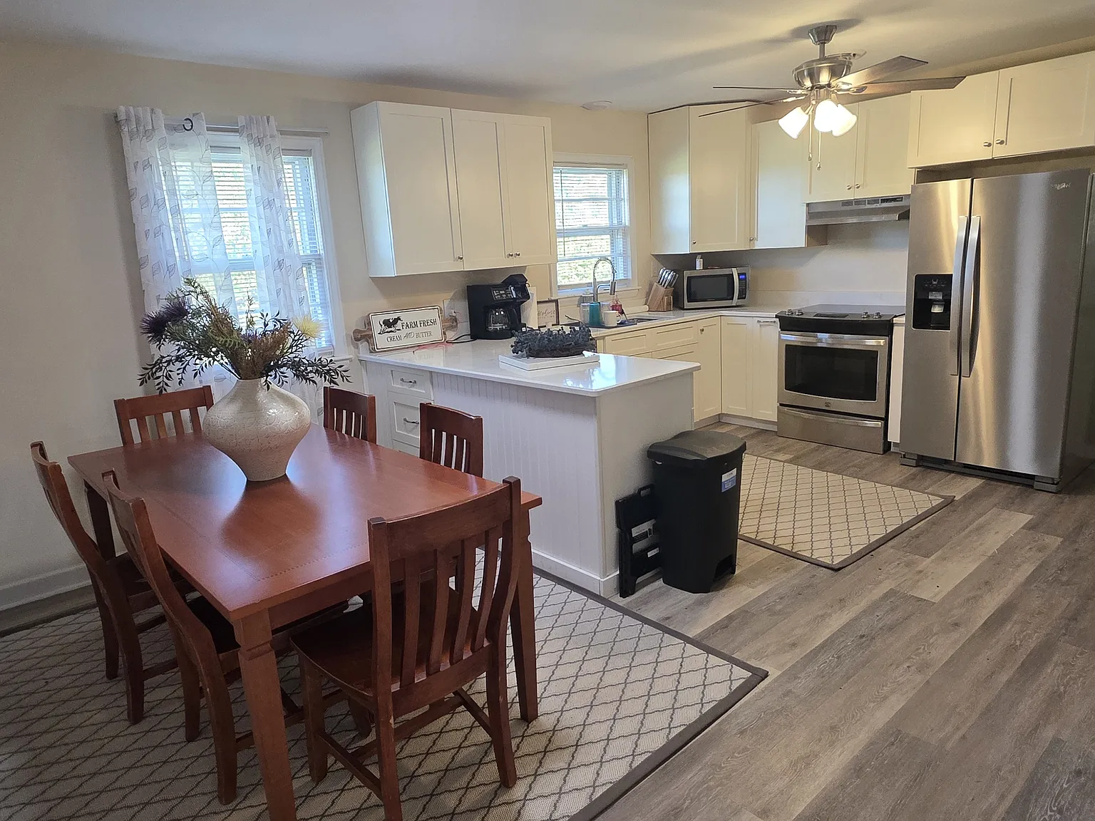 2 bed, 2200 sqft, $1,500 — Photo 3
