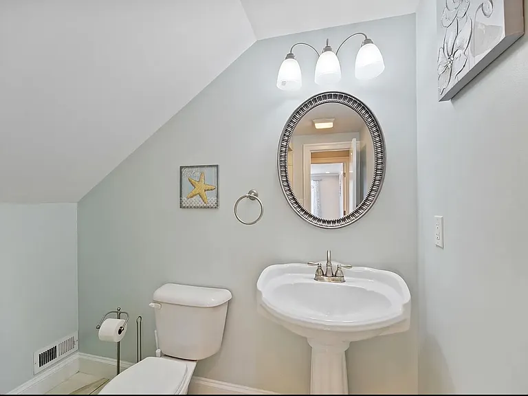542 River St — Photo 30